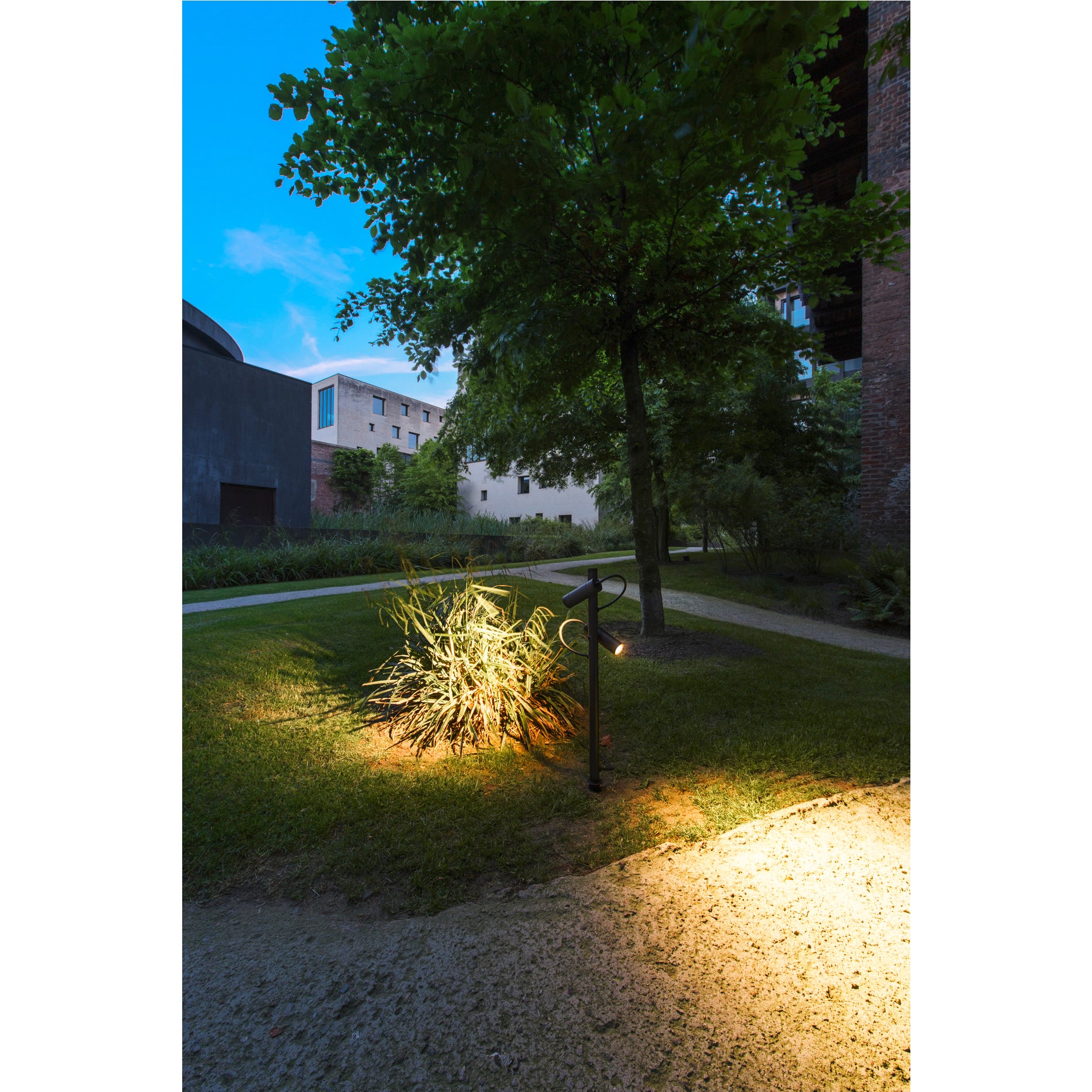 Ambient picture of SLV HELIA SLIM Pole, double, LED outdoor free-standing light, black IP65 3000K