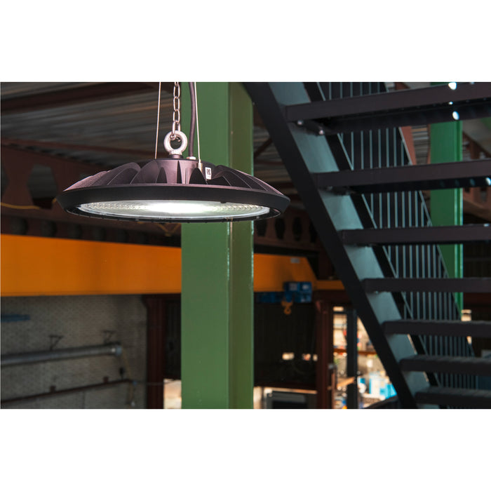 Black aluminum LED high bay light fixture, chain mounted.