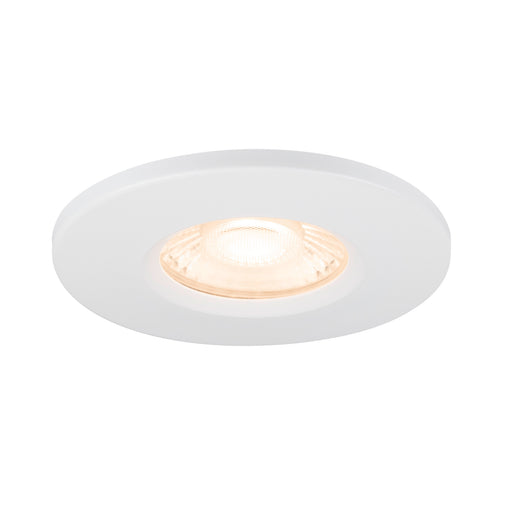 Recessed ceiling light fixture in white metal finish with a warm white LED bulb, designed for flush mounting.